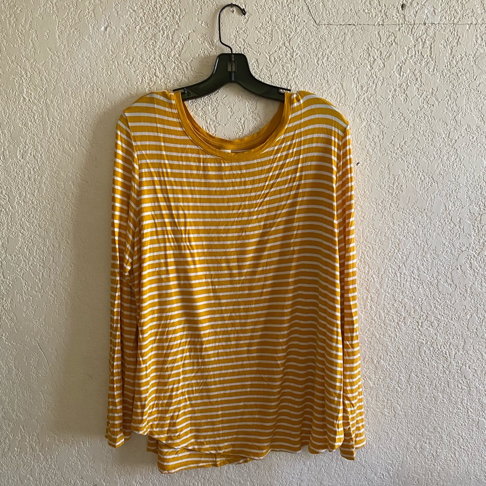 Size XXL Women’s Long Sleeve Tee